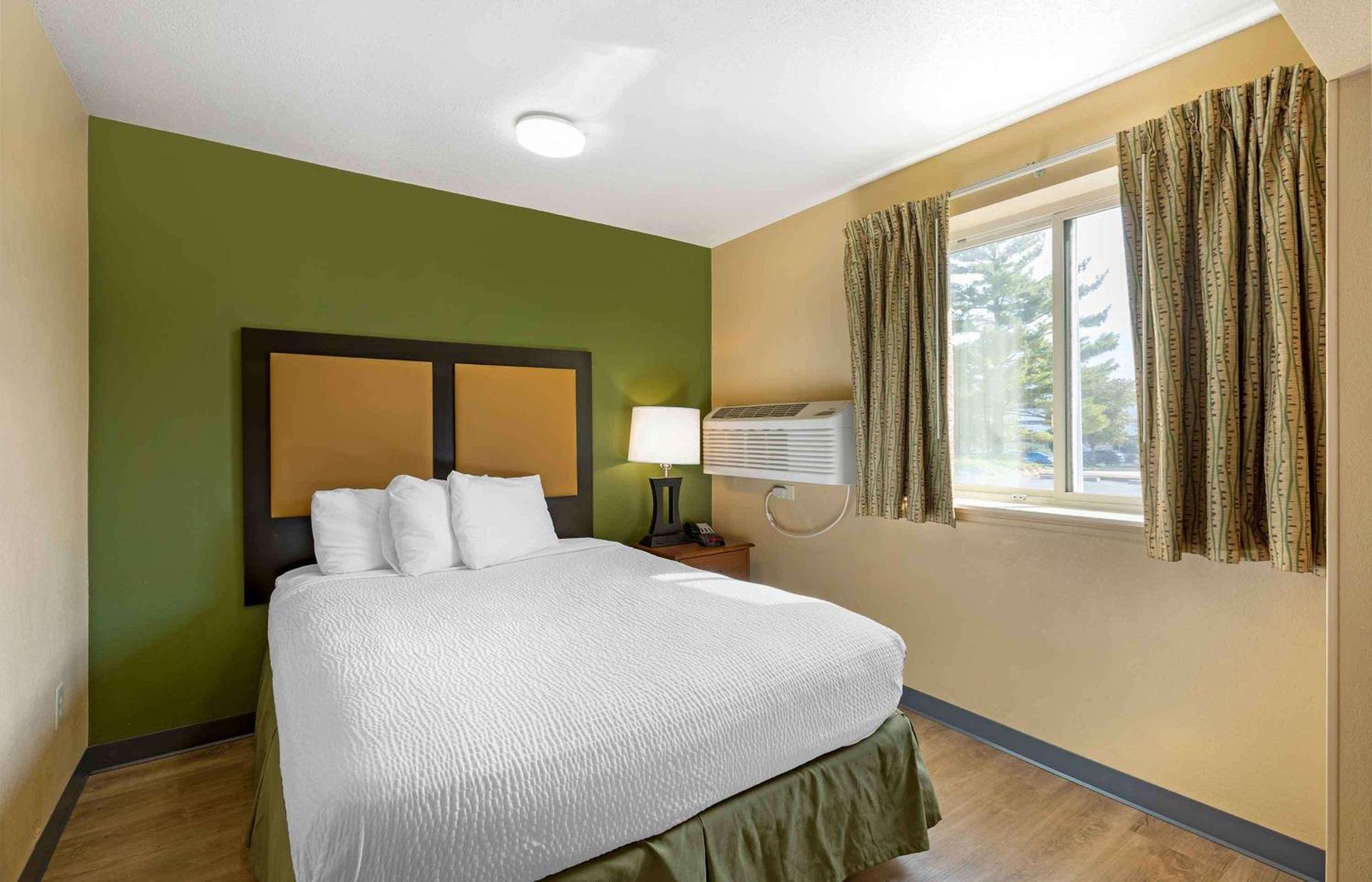 Extended Stay America Select Suites - St Louis - Westport - Craig Road Maryland Heights Exterior photo