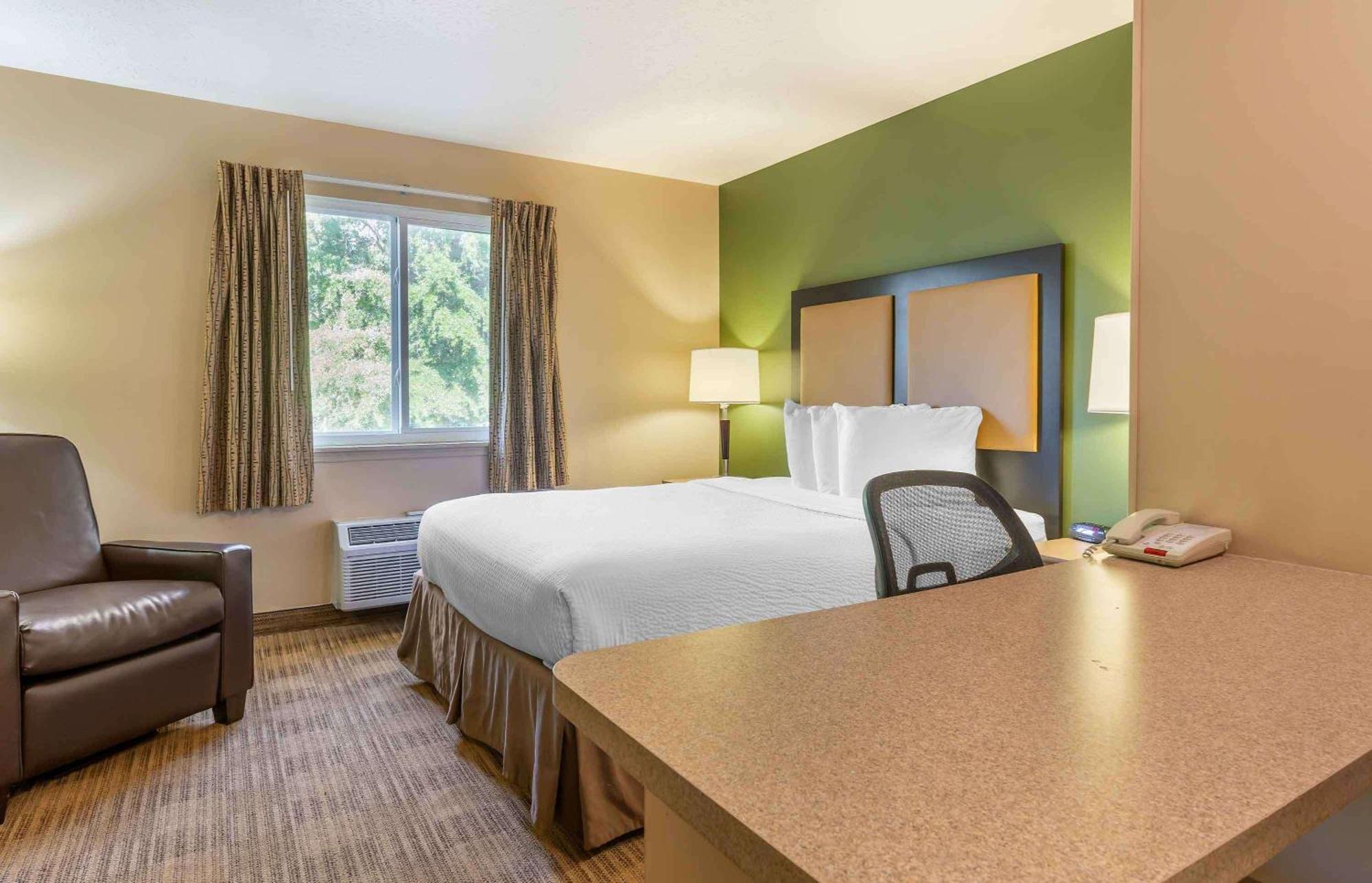 Extended Stay America Select Suites - St Louis - Westport - Craig Road Maryland Heights Exterior photo